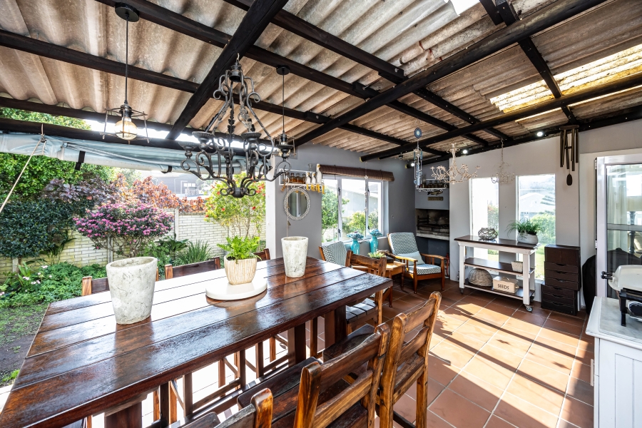 4 Bedroom Property for Sale in Kidds Beach Eastern Cape